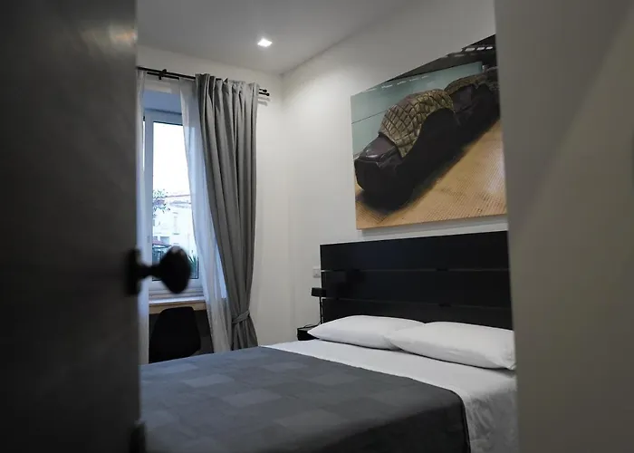 فندق مبيت وإفطار Dimora Metro Santacroce نابولي