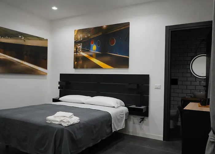 Dimora Metro Santacroce 4*